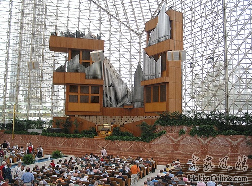 Crystal+Cathedral+Pipe+Organs.jpg